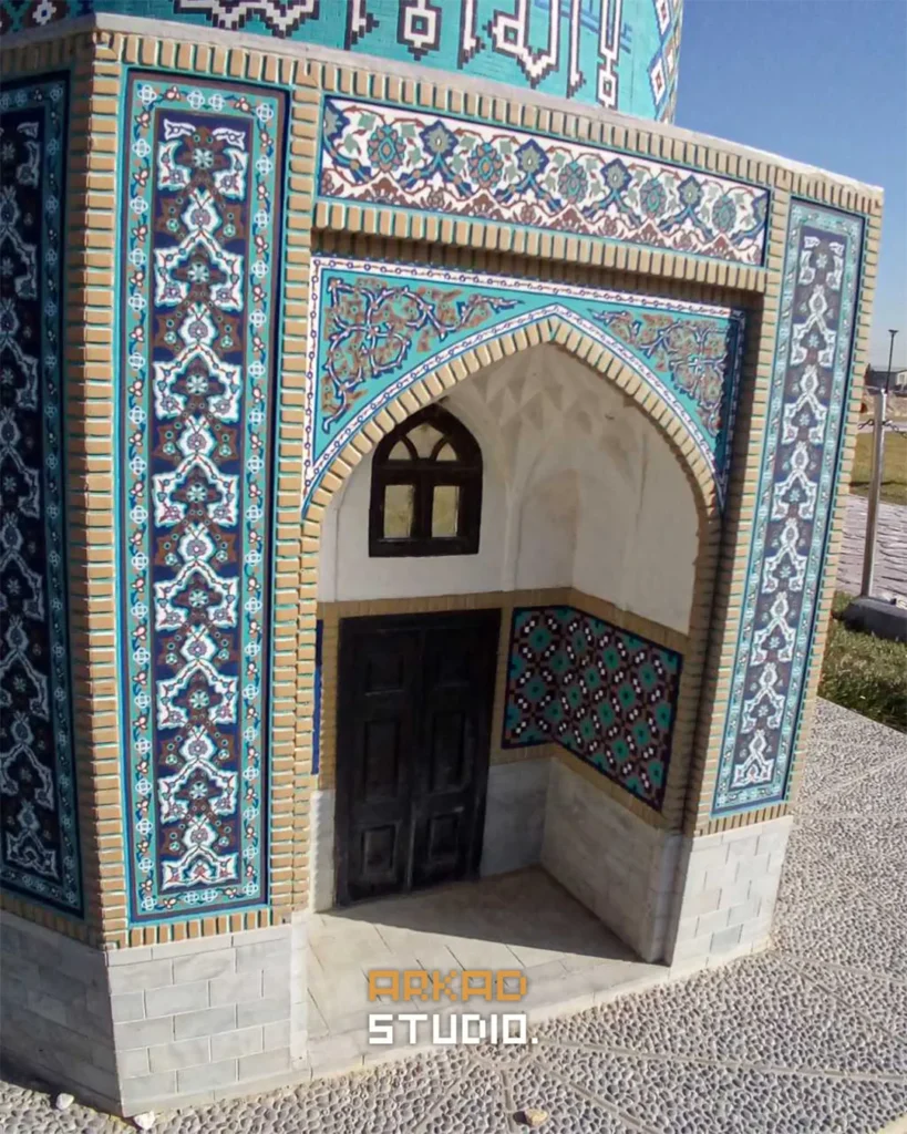 ورودی و جزئیات کاشی‌کاری ماکت آرامگاه عطار نیشابوری - ماکت‌سازی آرکاد